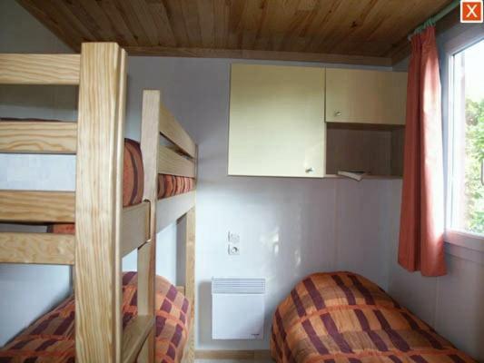 Camping Les Lacs De Courtes Hotel Estang Exterior photo