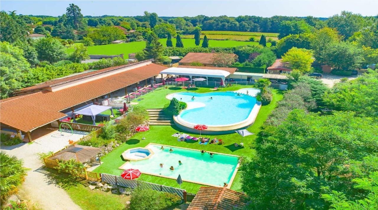 Camping Les Lacs De Courtes Hotel Estang Exterior photo